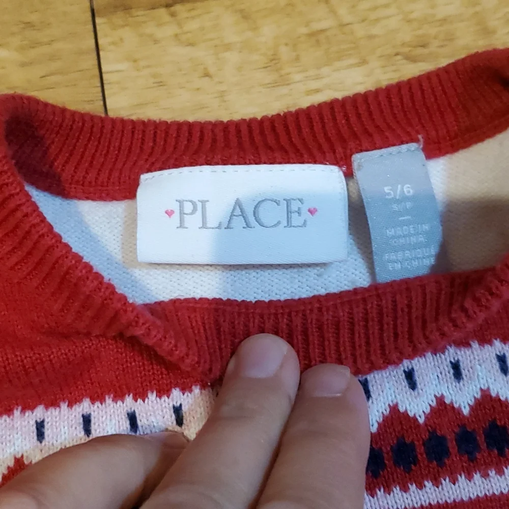 Children's Place Girls Red Heart Sweater Dress Size‎ 5-6 - Picture 3 of 5